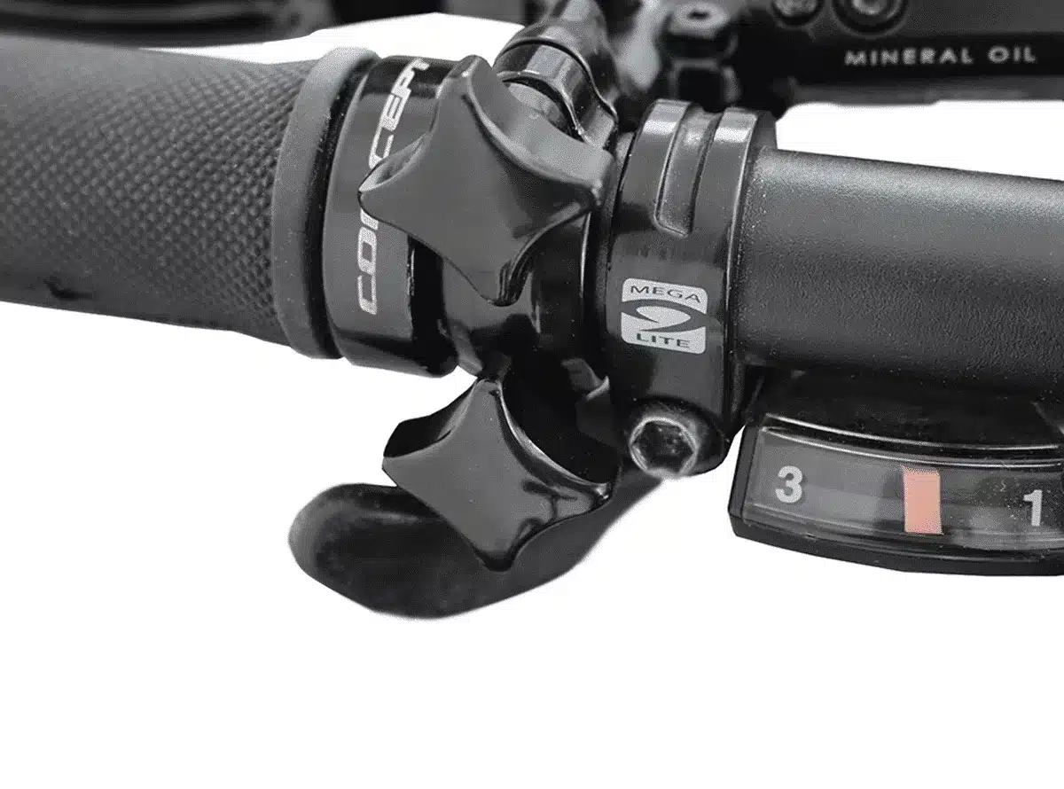 AddBike+_Zoom attache rapide frein hydraulique droit