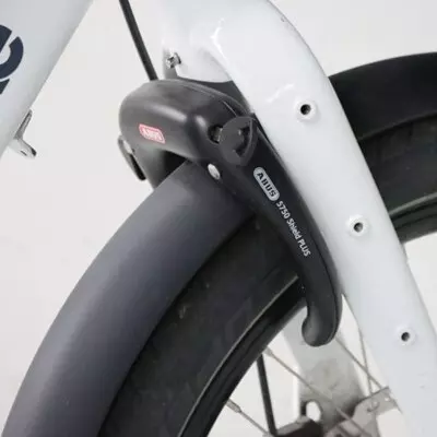 Un antivol sur un velo utilitaire
