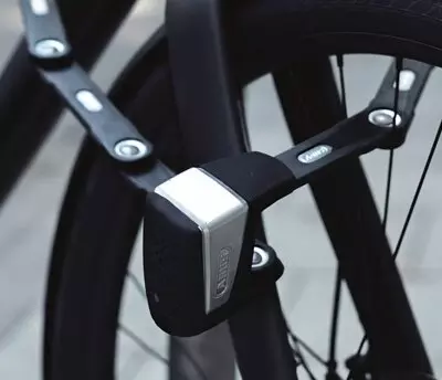 Comment mettre un antivol de cadre sur un velo utilitaire
