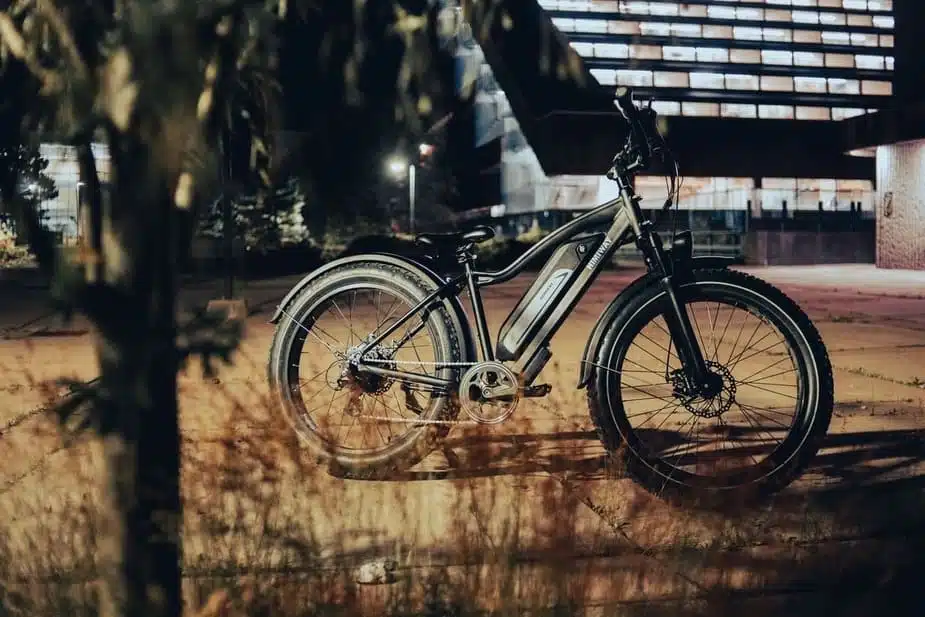 Elektro Lastendreirad und sportliches E Bike