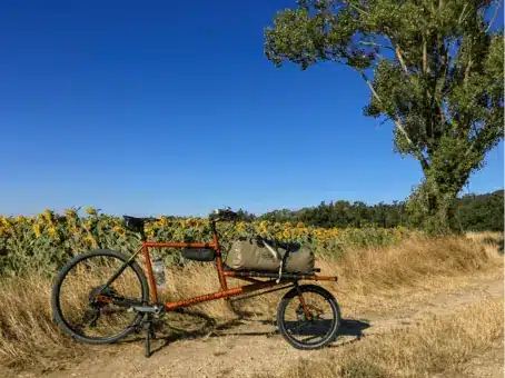 Utiliser un velo remorque avant à la campagne ? C’est possible !