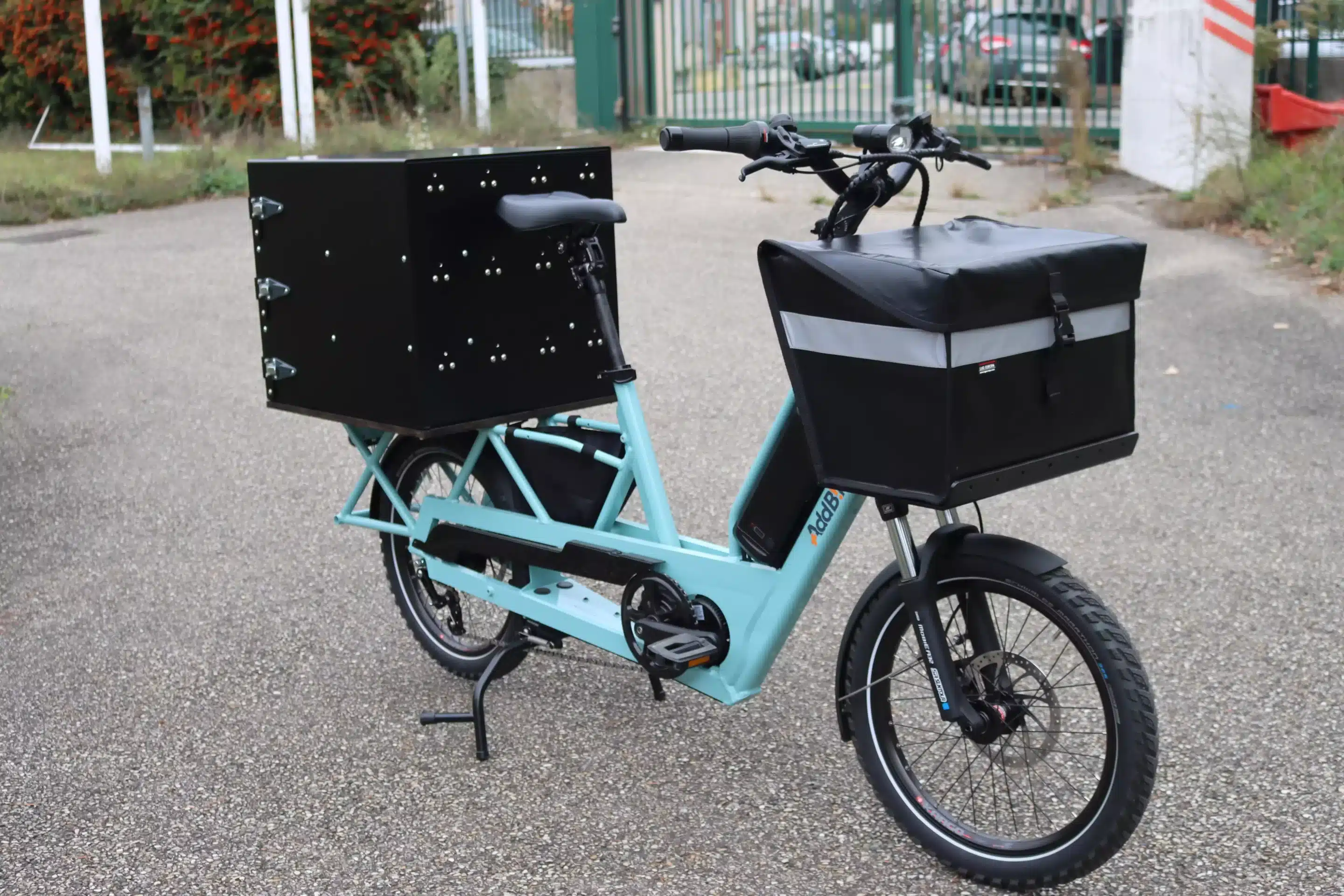 U-Cargo Lite avec casier à tiroirs et box avant