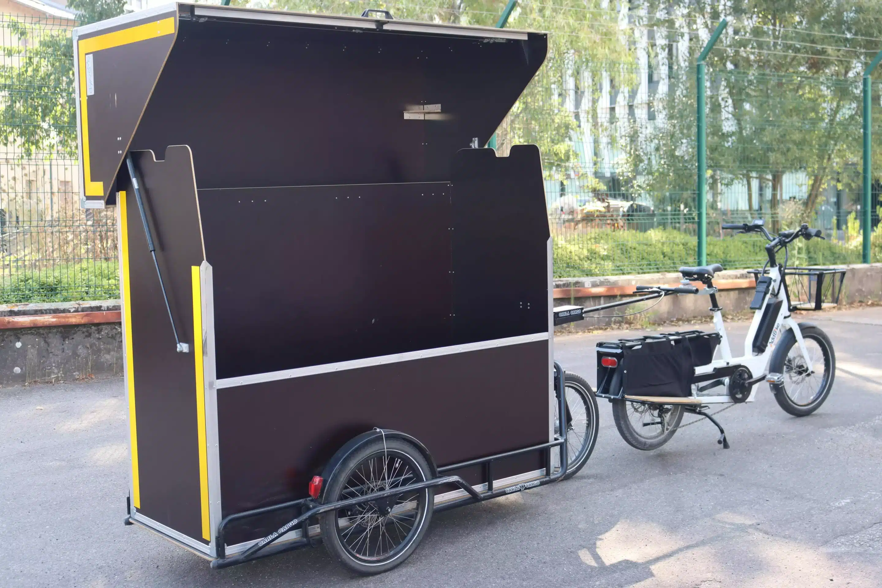U-Cargo Lite avec remorque Carla Cargo